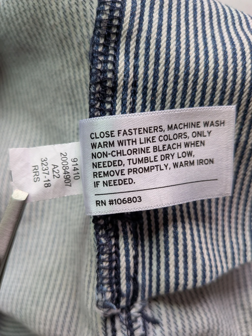 Duluth Trading Co. Rootstock Gardening Blue & White Striped Short Overalls Sz XL - Picture 13 of 16